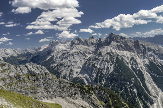 Naturlandschaft  Ausblick auf die Alpen Österreich