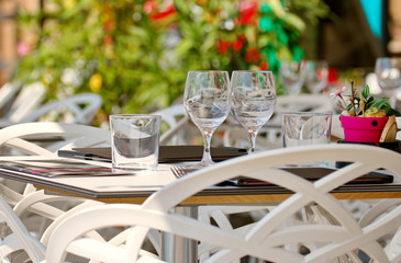 Table appointments in the restaurant