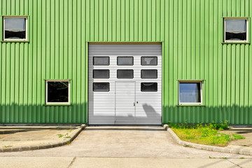 Obraz na płótnie Canvas Large industrial door on a warehouse