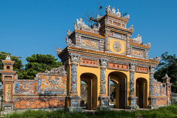 Gate in the old imperial city of Hue, Vietnam - obrazy, fototapety, plakaty