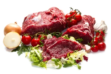 Fotobehang Vlees enorme brok rood vlees geïsoleerd op witte achtergrond