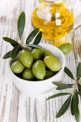 olives with leaves