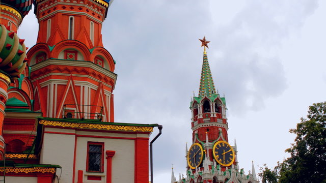 cloudy Moscow kremlin time lapse