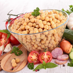 chickpea salad with ingredient