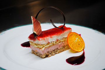 Entremet vanille-fraise