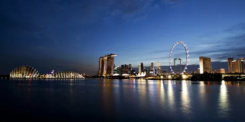 Papier peint photo autocollant rond Ville sur leau Singapore Skyline
