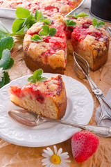  Strawberry buttermilk cake with pistachios