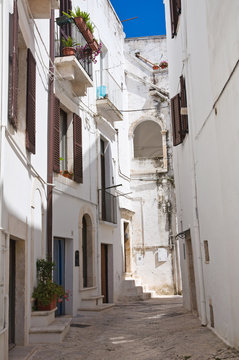 Alleyway. Putignano. Puglia. Italy.