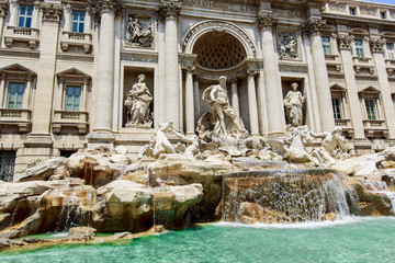 Fototapeta premium Trevi fountain in Rome, Italy