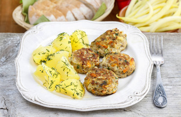 Schnitzels with potatoes