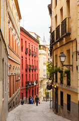 Fototapeta na wymiar view of old street. Madrid