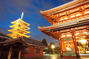 Fototapeta na wymiar Japonia świątynia Asakusa Sensoji