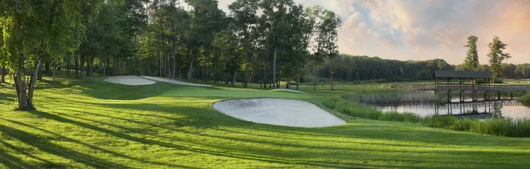 Printed kitchen splashbacks Golf Panoramic view of golf green with white sand traps