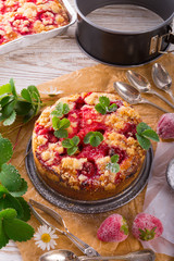 Strawberry buttermilk cake with pistachios