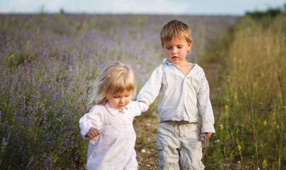 Fototapeta premium kids running down the hill