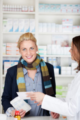 einkauf in der apotheke