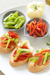 Crostini with red and green pepper