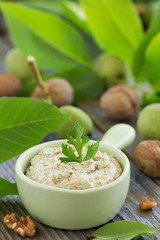 The sauce of walnuts.