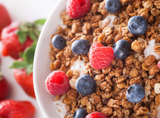 muesli with berries