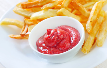 potato fries with sauce