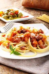 Bucatini all'amatriciana, with bacon, tomato and cheese