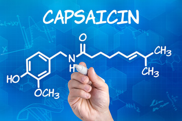 Hand zeichnet chemische Strukturformel von Capsaicin
