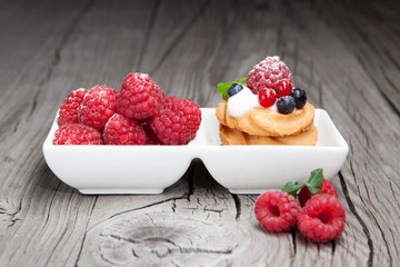 Raspberries mini cake