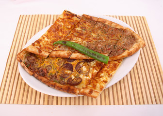 Karışık Pide