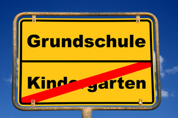 Schild Kindergarten Grundschule