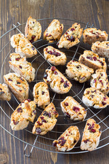 Italian crisp cookies