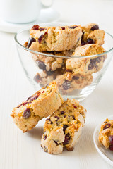 Italian crisp cookies