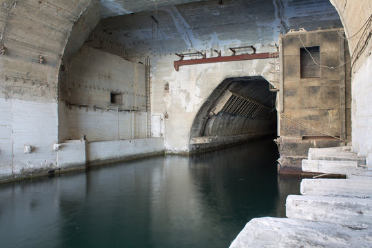 Underground factory for repair and equipment of submarines.