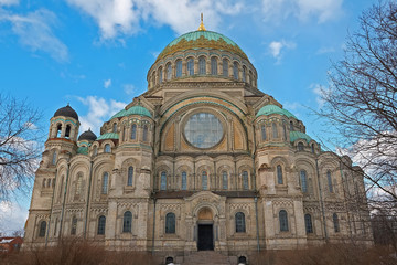 Fototapeta na wymiar Naval Cathedral in Kronstadt