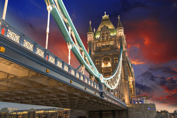 Fototapeta na wymiar Famous Tower Bridge at night, seen from Tower of London Area, UK
