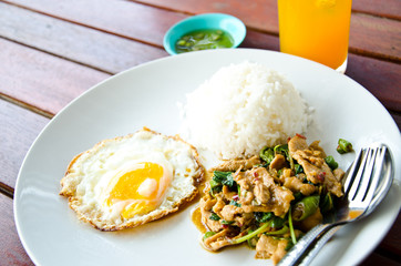 Thai fast food is lunch