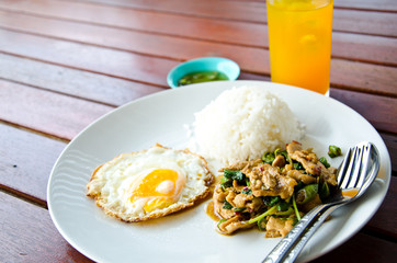 Thai fast food is lunch