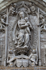 Fototapeta na wymiar Amboise - gotycka rze¼ba w kaplicy Saint-Hubert