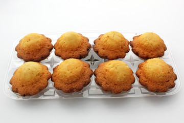 8 madeleines