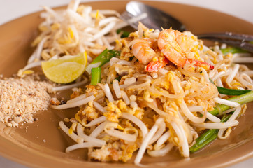 Pad thai