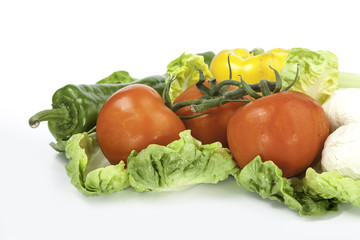 verduras variadas sobre fondo blanco