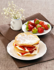 Crispy strawberry mascarpone