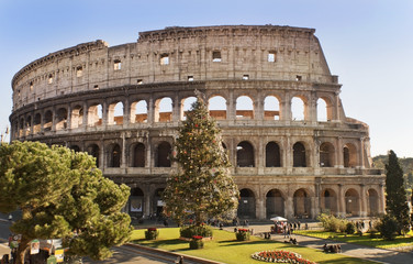 Fototapeta na wymiar Roman Coliseum obchodzi Boże Narodzenie