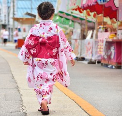 浴衣の少女
