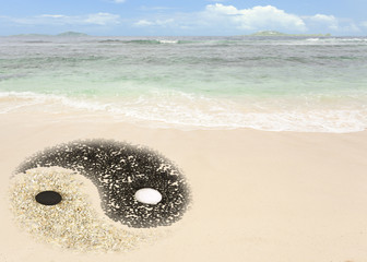 plage yin yang aux Seychelles - obrazy, fototapety, plakaty
