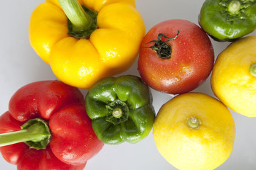 上から見たカラフルな野菜