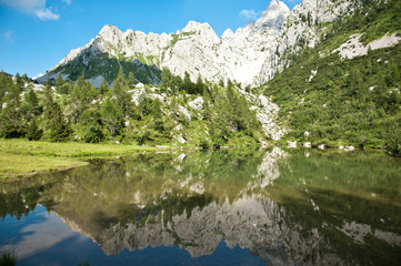 Fototapeta na wymiar Alpejskie jezioro