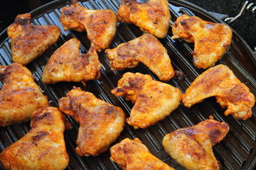gegrillte Hähnchenflügel