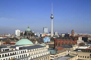 Fototapeta na wymiar Wieża telewizyjna w Berlinie