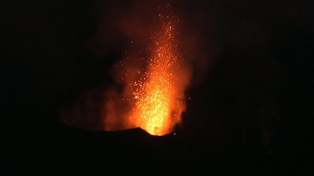 Volcanic strombolian type eruption