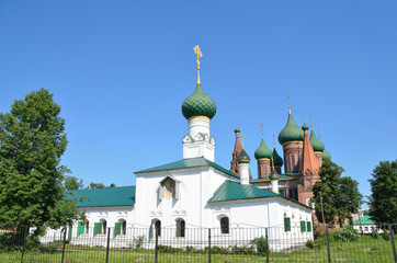 Fototapeta na wymiar Jarosław, Kościół Matki Bożej Tichwin i Nicola WET